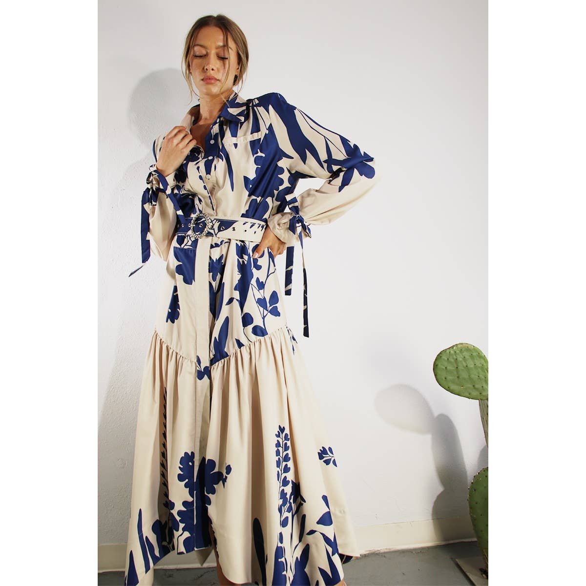 PRINT UNEVEN BELTED LONG DRESS