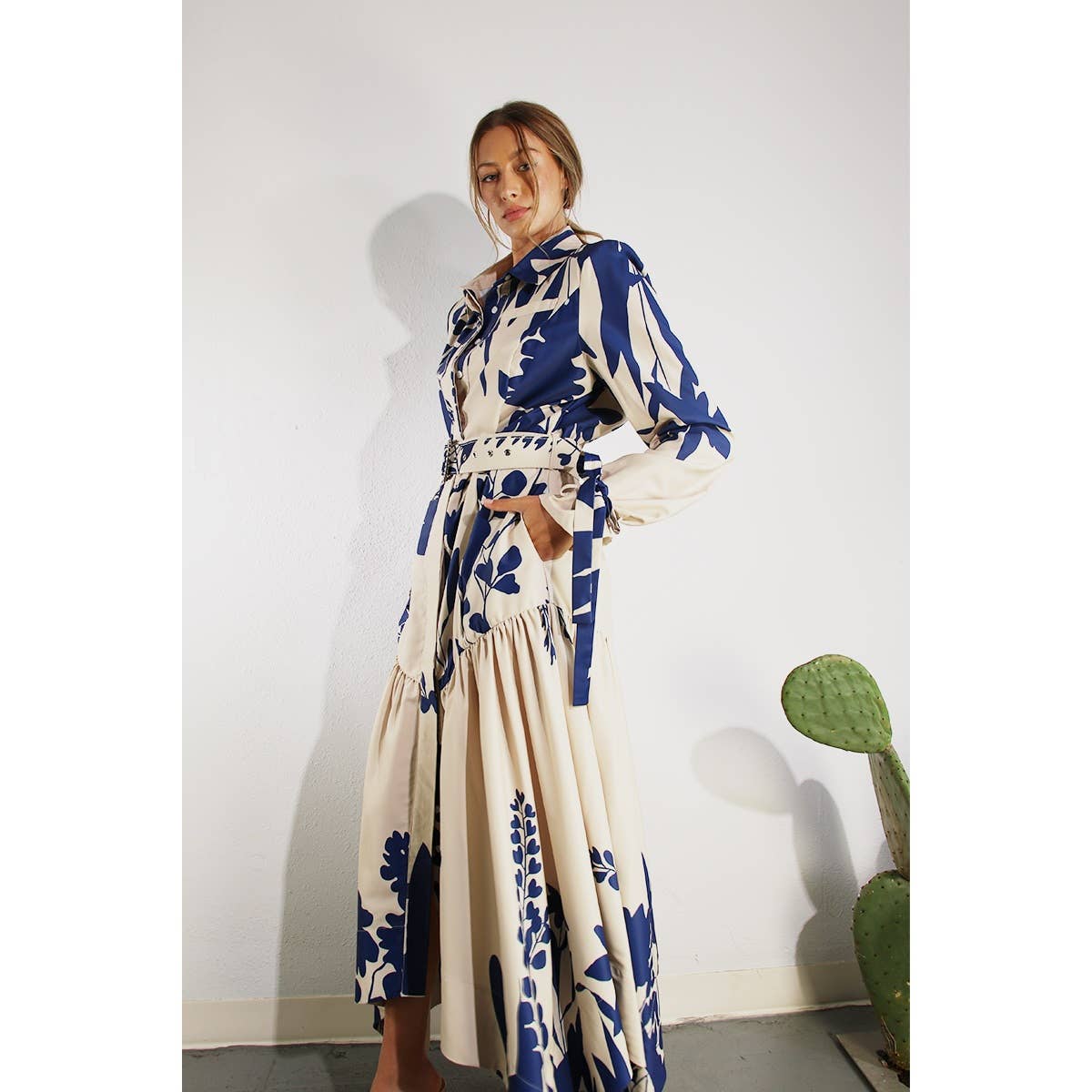 PRINT UNEVEN BELTED LONG DRESS