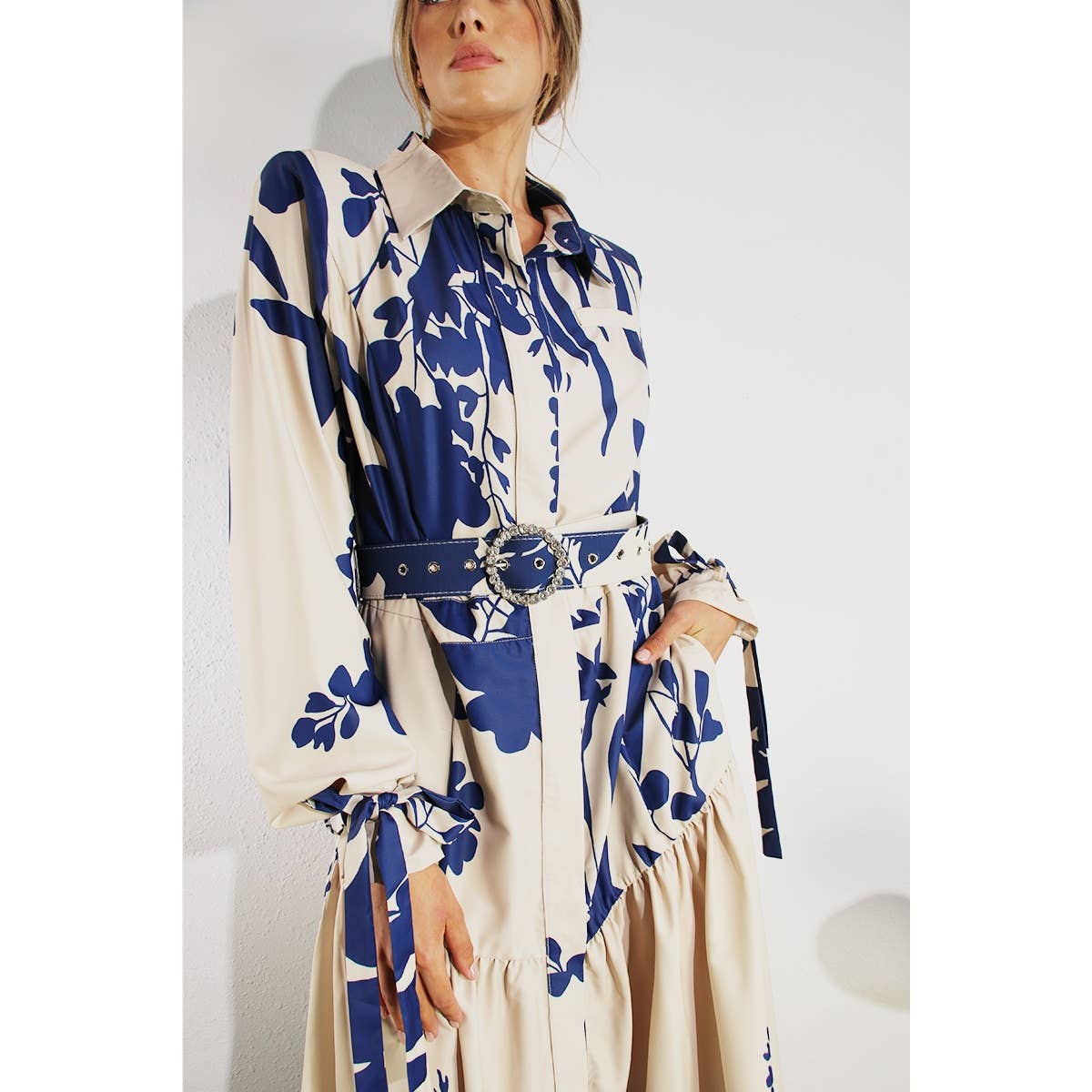 PRINT UNEVEN BELTED LONG DRESS